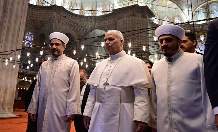 ماذا حصل مع البابا خلال زيارته مسجد السلطان أحمد؟