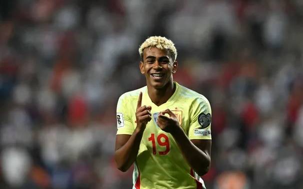 يامال يكشف سبب تفضيله تمثيل إسبانيا على حساب المغرب