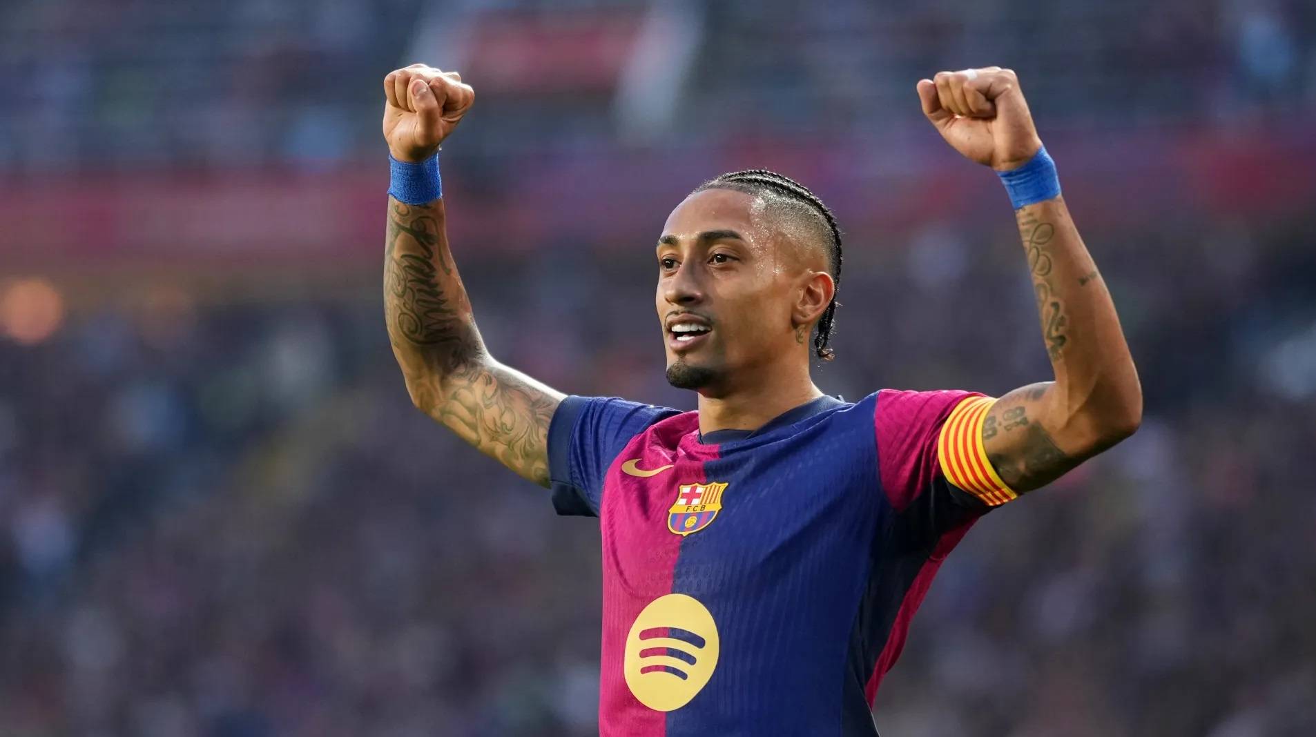 رافينيا يغلق باب الرحيل