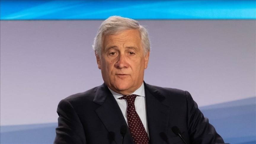 إيطاليا تفاجئ 