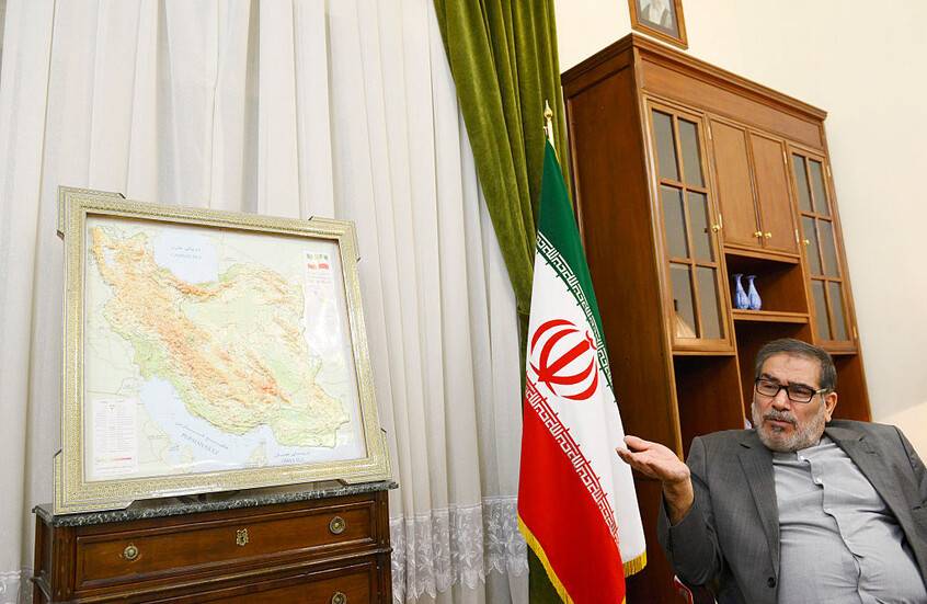 شمخاني: نفوذ إيران في الخليج يُساء تفسيره