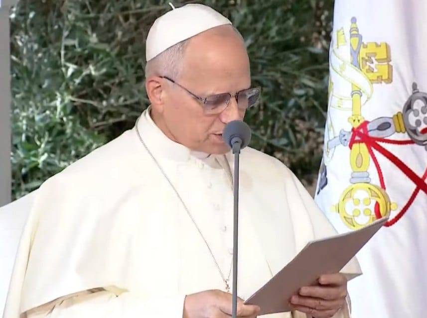 البابا يغادر بيروت متأثراً: “شكراً وإلى اللقاء”!