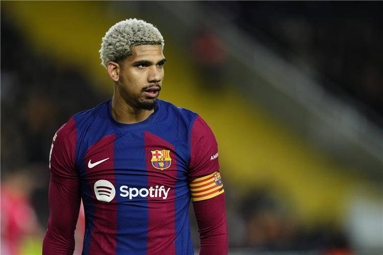 برشلونة يمنح أراوخو إجازة غير محدّدة