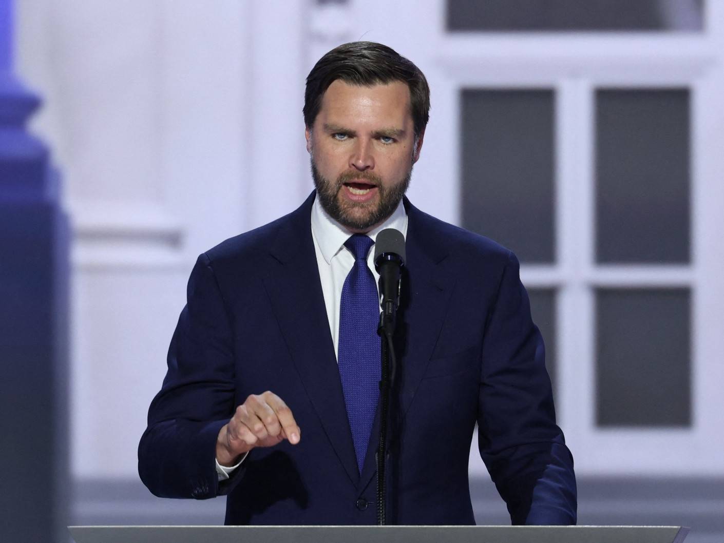 نائب الرئيس الأميركي يهاجم الاتحاد الأوروبي بسبب غرامات محتملة على منصة 