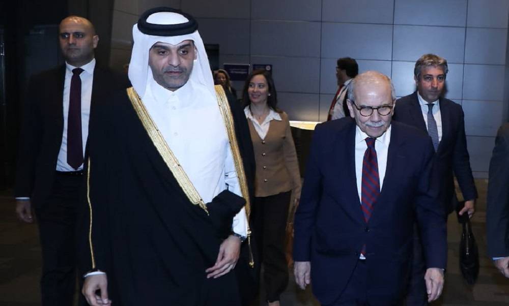 سلام يصل قطر للمشاركة في منتدى الدوحة