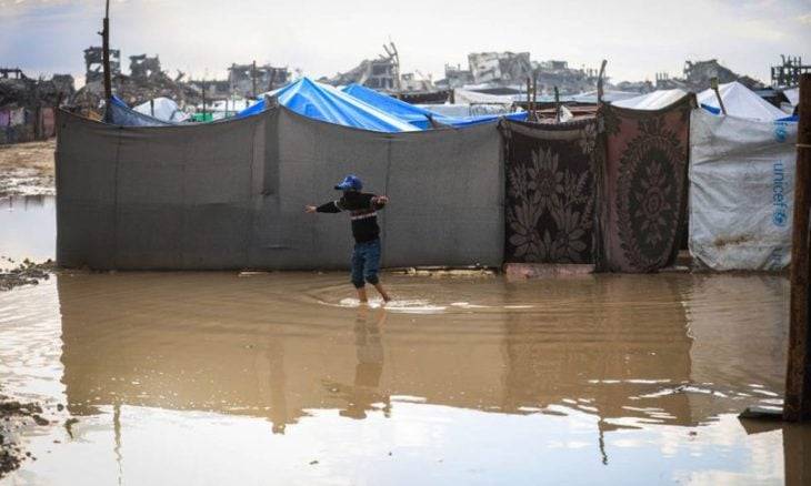 غزة: غرق آلاف خيام النازحين جرّاء المنخفض الجوّي المستمرّ