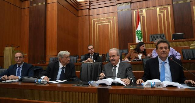 لجنة المال تقرّر دعم ديوان المحاسبة والأجهزة الرقابية
كنعان: نريد المحاسبة بالـ ٢٧ مليار دولار
هدر والـ٣٢ ألف وظيفة غير قانونية