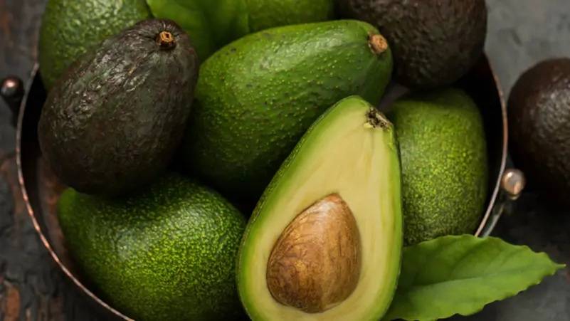 7 أطعمة أغنى بالدهون الصحية من الأفوكادو