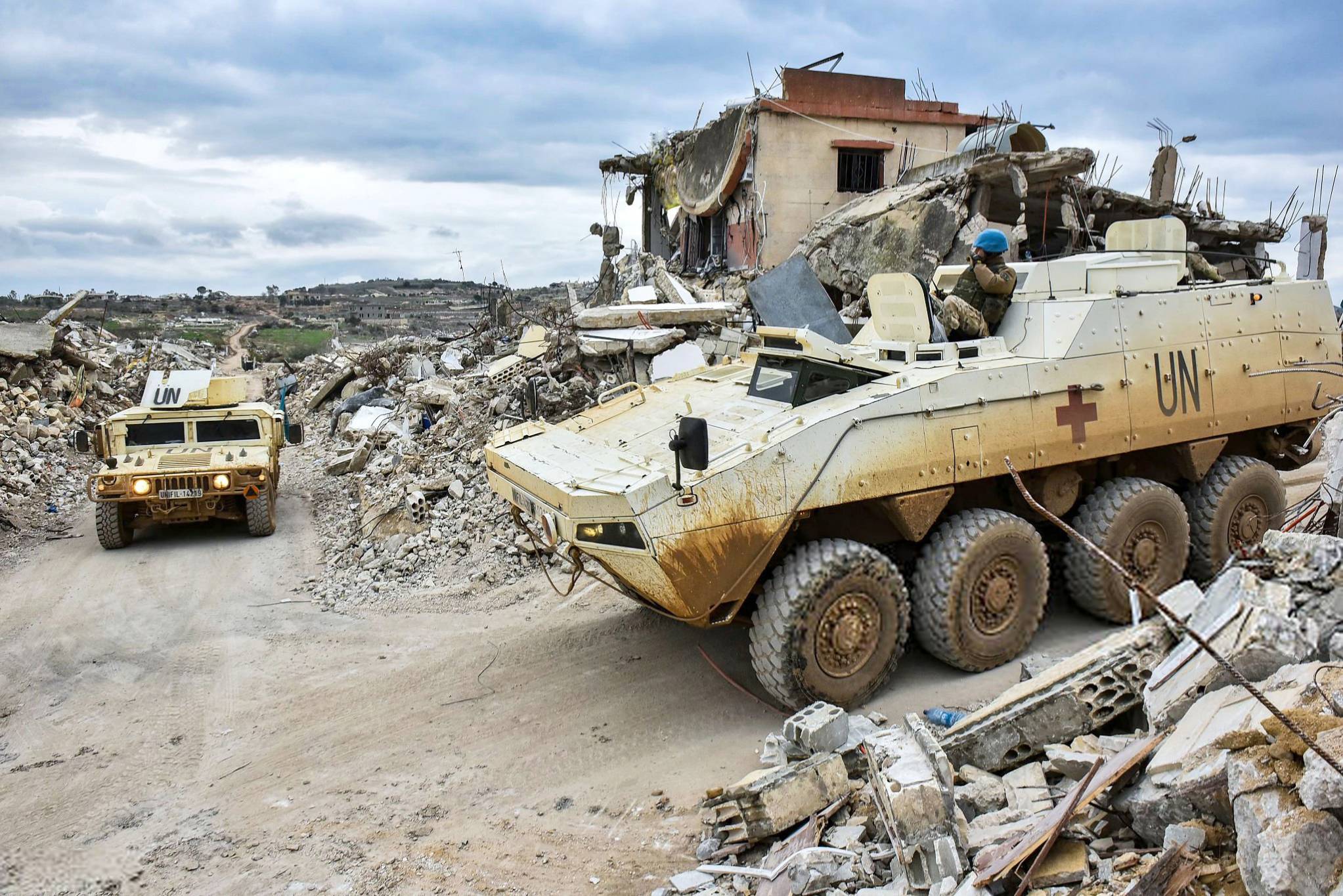 دبلوماسية نشطة لإعادة إحياء فكرة «تجميد» السلاح
حراك فرنسي ـ مصري ـ ايراني قبل قمة ترامب نتانياهو
عون يستكشف احتمالات الاختراق من «البوابة» العمانية