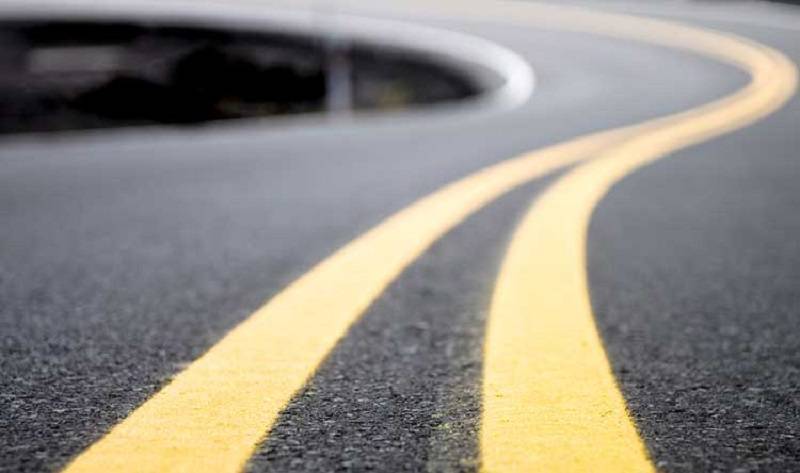 “الأشغال”: إطلاق ورش صيانة واسعة على محاور حيوية