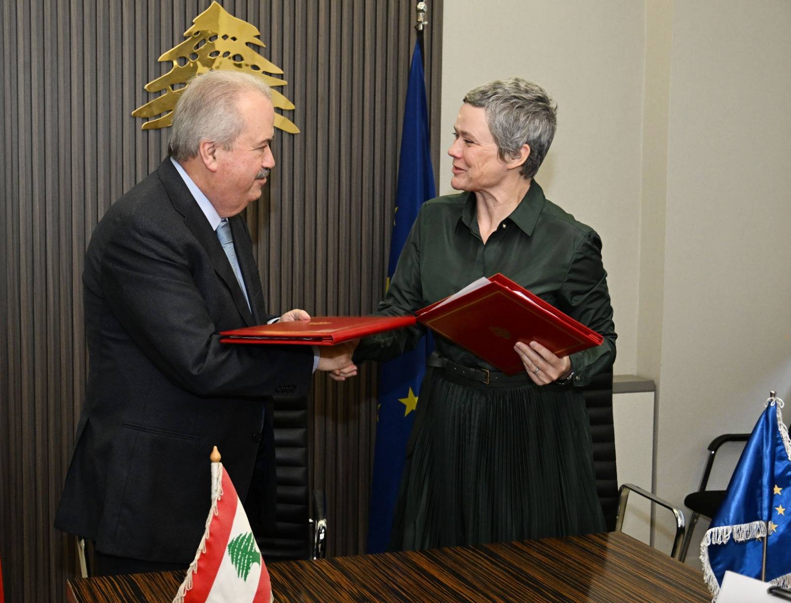 جابر يوقّع مع دو وال اتفاقيات تمويل من الاتحاد الأوروبي