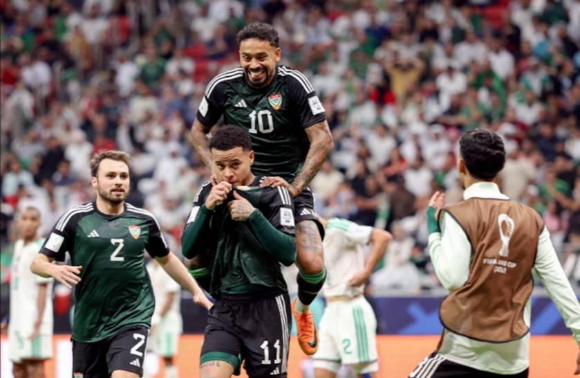 الإمارات تجرد الجزائر من اللقب وتتأهل إلى نصف نهائي كأس العرب