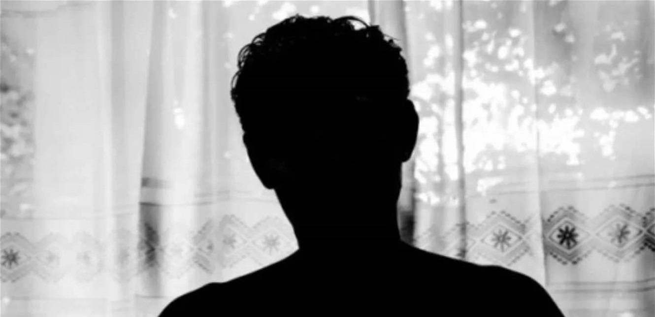 انفجر غضباً على سائقه.. فنان قدير يتعرّض لانتقادات حادة بسبب تصرفاته