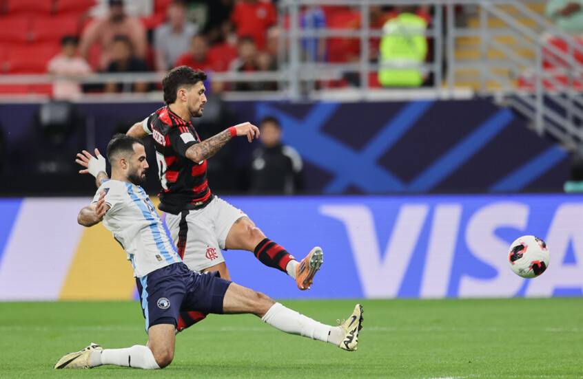 فلامنغو يهزم بيراميدز بسلاح الرأسيات ويتأهل لمواجهة سان جيرمان في نهائي كأس إنتركونتيننتال