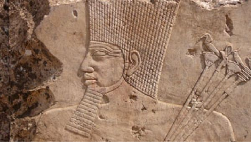 مصر.. العثور على تمثال ضخم يزن 60 طنا