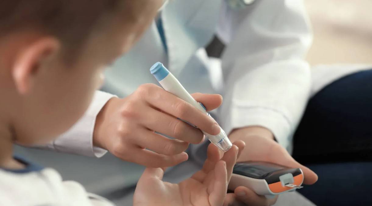 كيف تؤثر اضطرابات الغدد الصماء على النمو والتطوّر عند الأطفال ؟