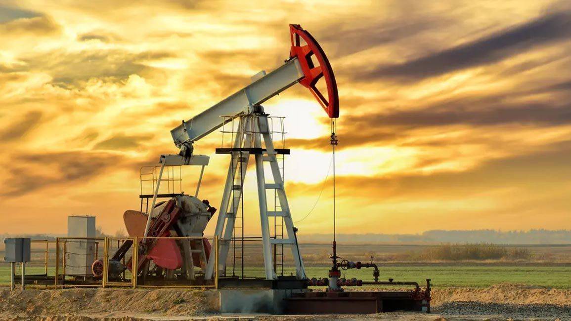 النفط يرتفع وسط مخاوف من تعطل الإمدادات مع تصاعد التوتر بين أميركا وفنزويلا