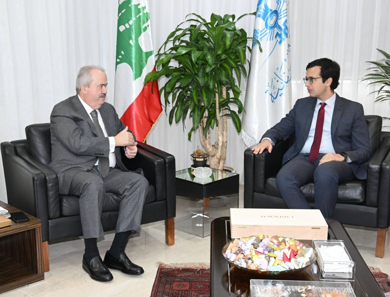 جابر عرض ووفد صندوق النقد
الملفات المالية والمصرفية