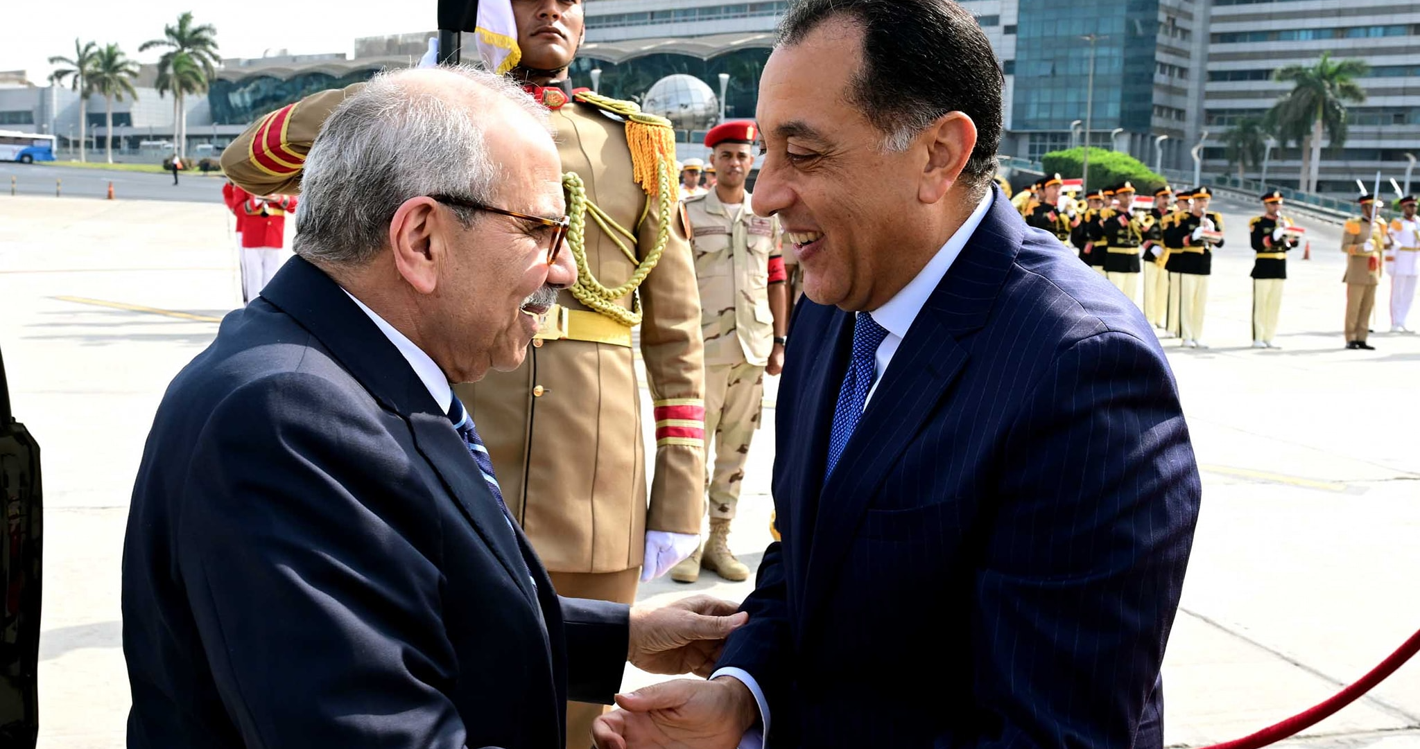 سلام استقبل نظيره المصري في المطار