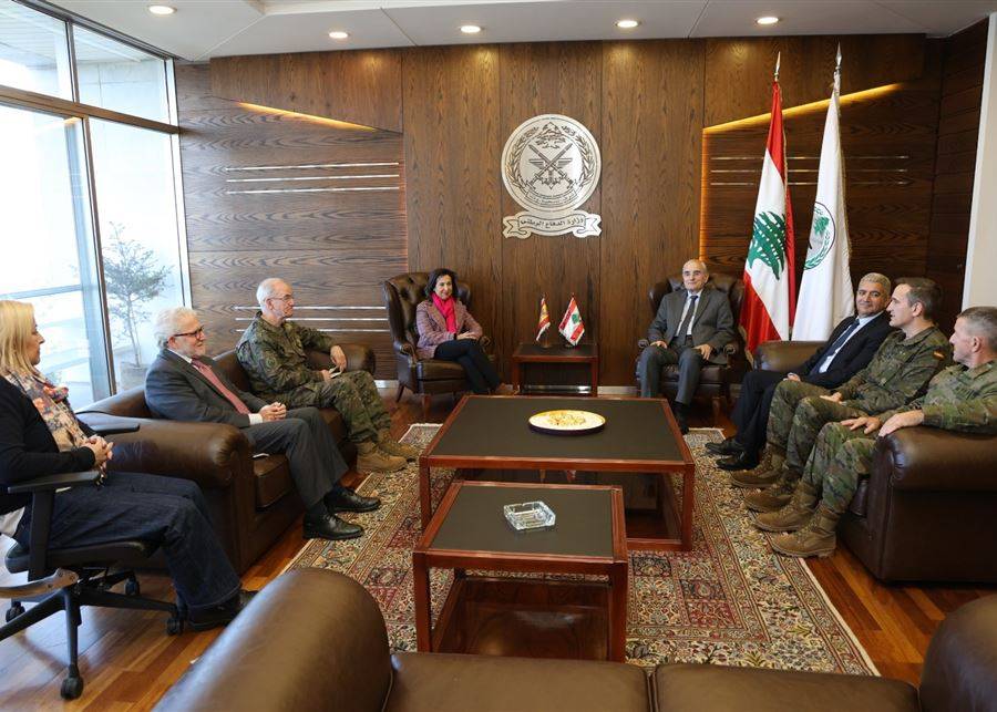 أصدر قراراً بتجميد مفعول تراخيص حمل الأسلحة

منسى التقى نظيرته الإسبانيّة: لتعزيز التعاون
فرنانديز: ملتزمون بدعم لبنان والجيش