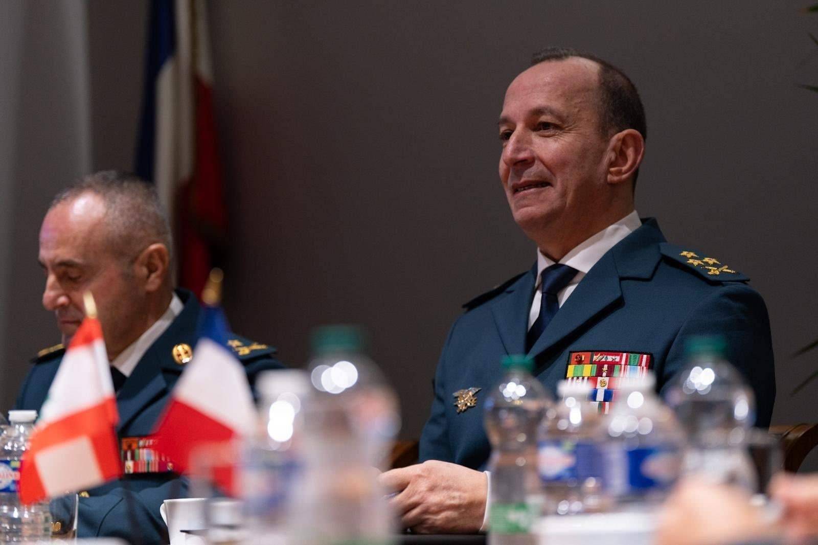 شرطان لدعم الجيش