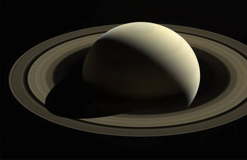 اكتشاف جديد يعيد النظر في عمر حلقات زحل
