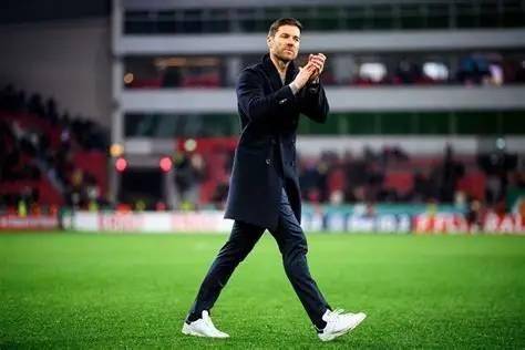 ألونسو أمام اختبار حاسم الشهر المقبل