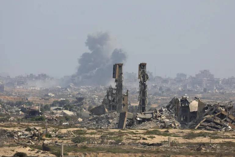 10 شهداء ومصابين باستهداف الاحتلال مدرسة تؤوي نازحين في غزة