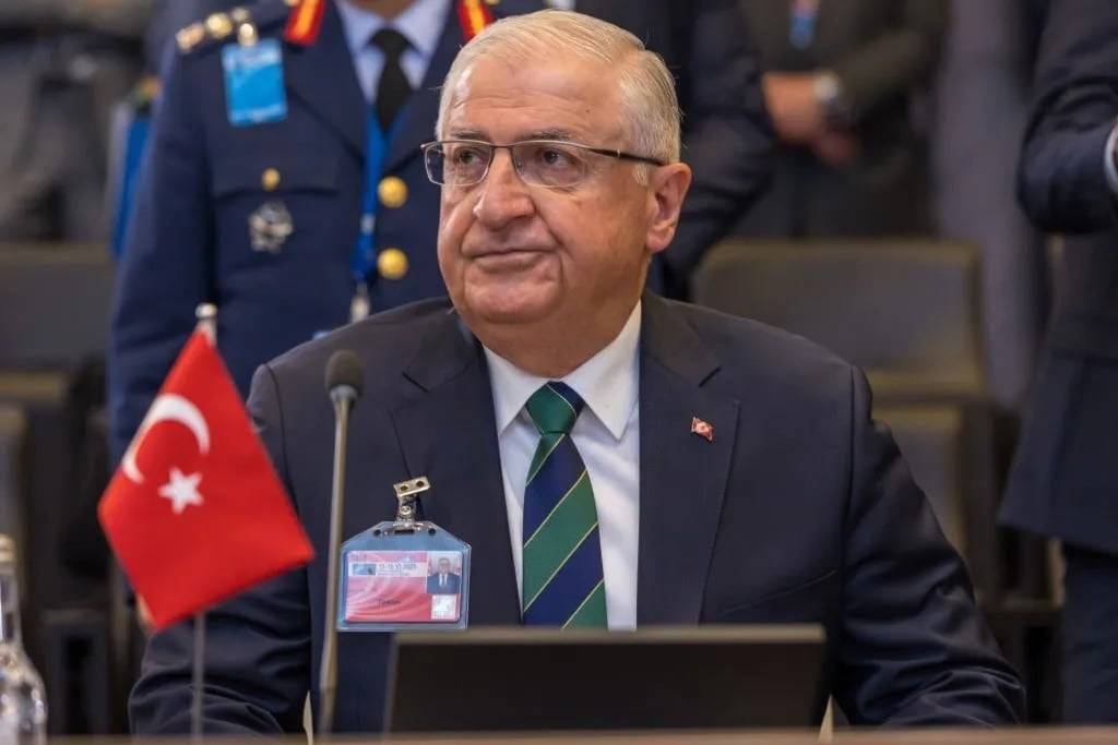 وزير الدفاع التركي: جاهزون لكل الاحتمالات مع 