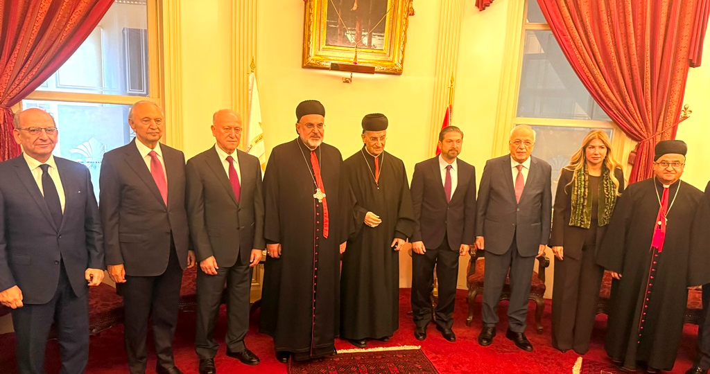 جال في طرابلس على مطرانيّة الموارنة وكنيسة مار مارون ودار الفتوى
الراعي: لن يكون هناك سلام في المنطقة إلا عندما يحصل السلام في لبنان
ندعو الى ترسيخ ثقافة العيش معاً... فالعيد لا يكتمل إلّا بحضور المسلمين والمسيحيين