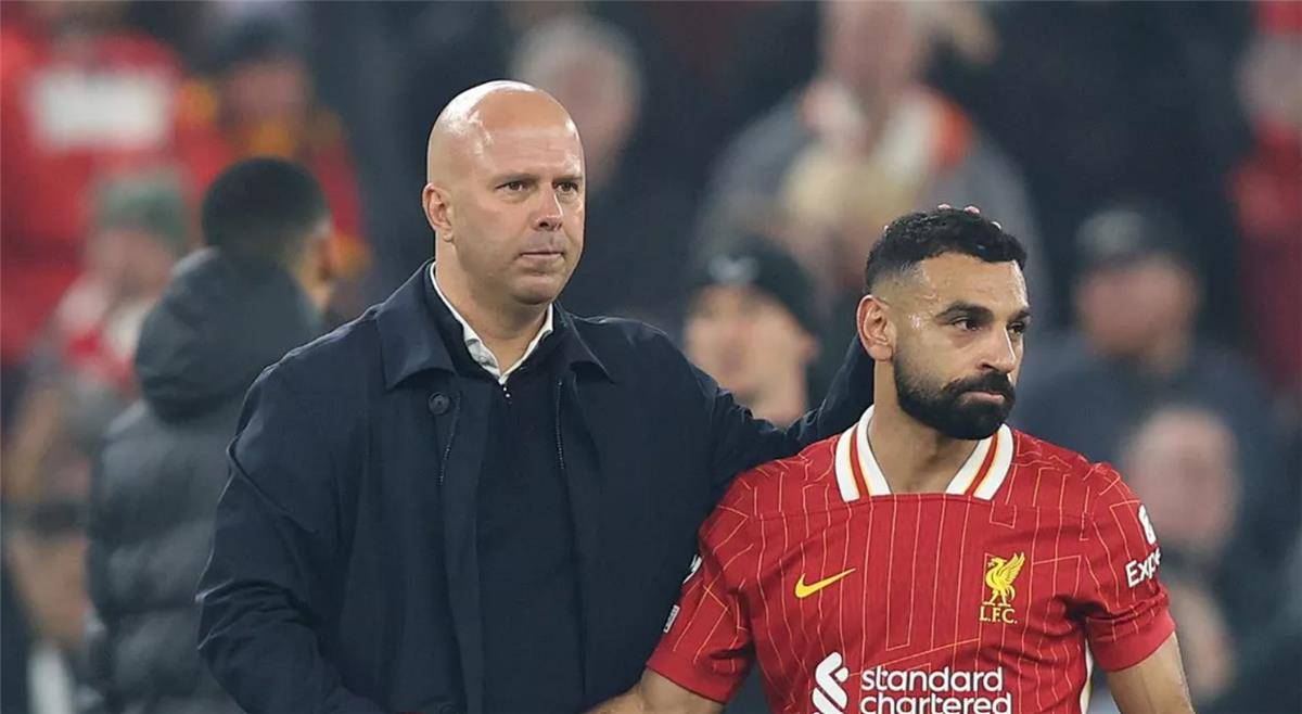 سلوت يرفض الحديث عن مستقبل صلاح