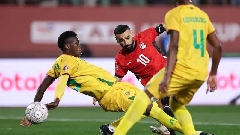 كأس إفريقيا.. صلاح يمنح مصر فوزاً قاتلاً على زيمبابوي