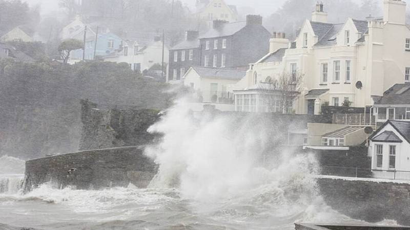 عاصفة جديدة تضرب كاليفورنيا