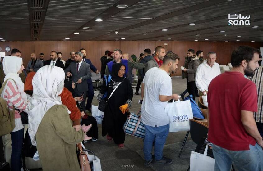 وصول أول طائرة إجلاء للسوريين من السودان إلى مطار دمشق