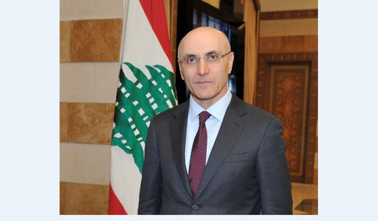 الحجار يصدر قرارًا بمنع سير الشاحنات خلال فترة الأعياد