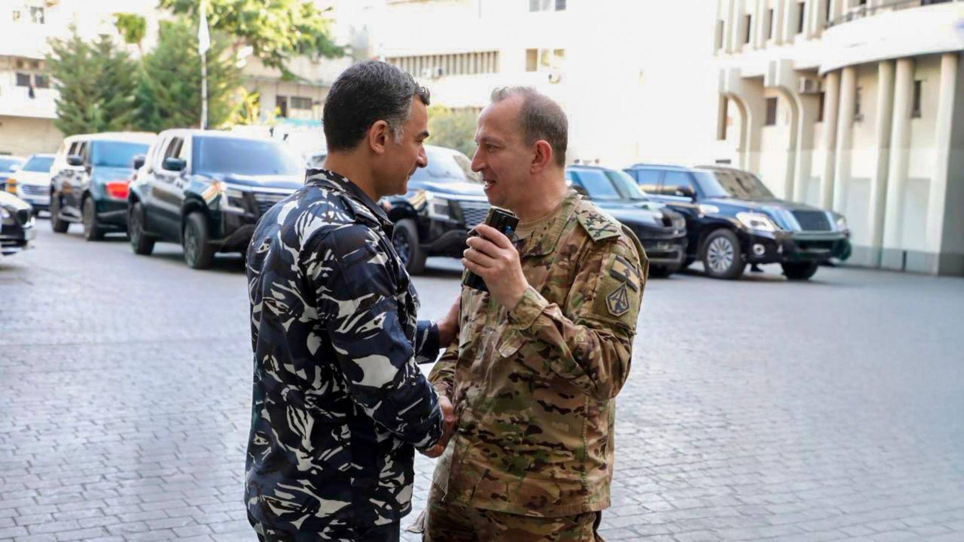 لمناسبة الميلاد ورأس السّنة...قائد الجيش يشارك في لقاء أمني