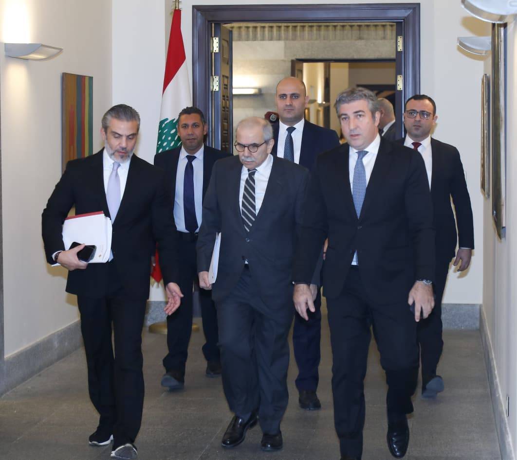 جلسة لمجلس الوزراء في السرايا