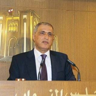 هاشم: سنواجه اي توجه لتحميل المودعين اي خسارة