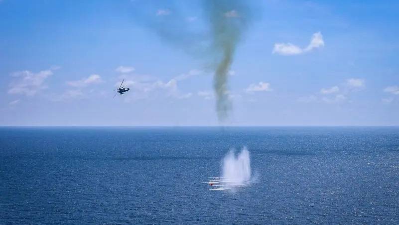 8 قتلى بضربات أميركية استهدفت قوارب لـ