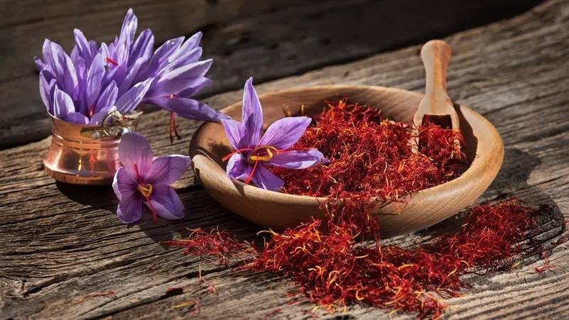هل الزعفران بديل طبيعي لأدوية الاكتئاب؟