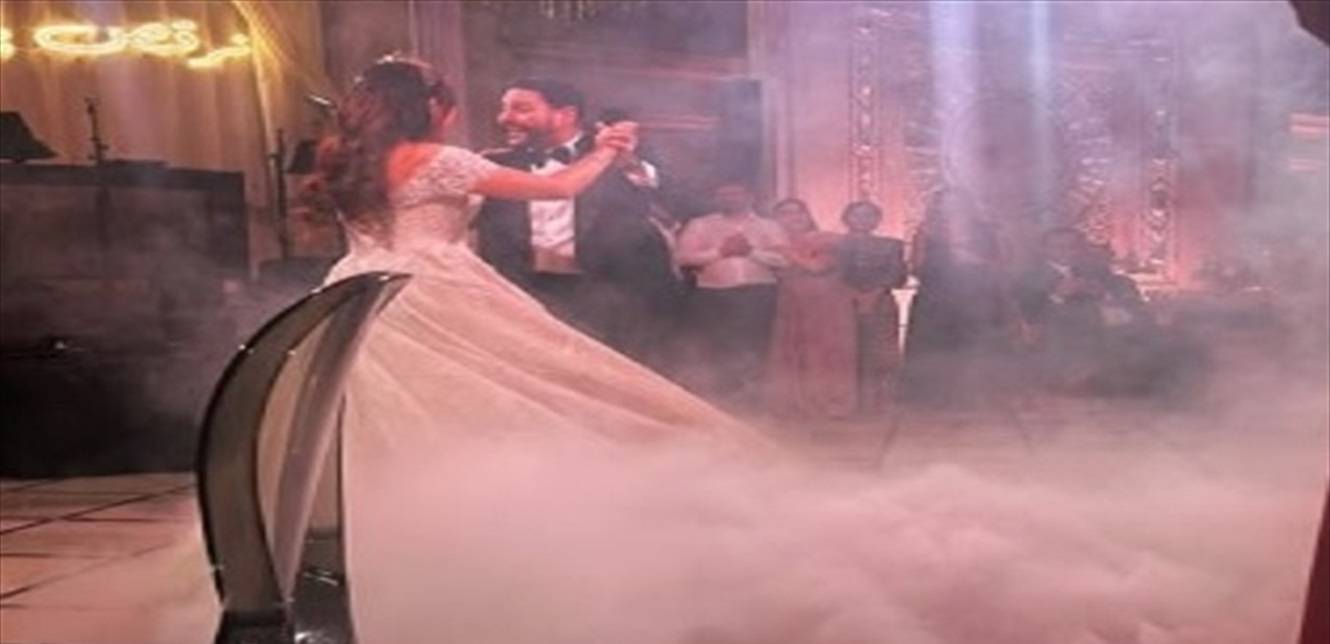 بعد زواجها مدنيّاً في الإمارات... فنانة لبنانيّة تزوّجت كنسيّاً وهذه هويّة عريسها الفنان العربيّ