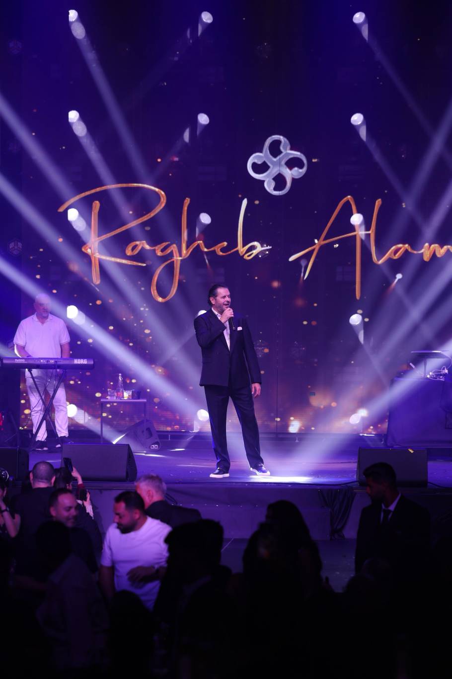 بيروت تتألق في ليلة رأس السنة بحفل استثنائي للسوبر ستار راغب علامة