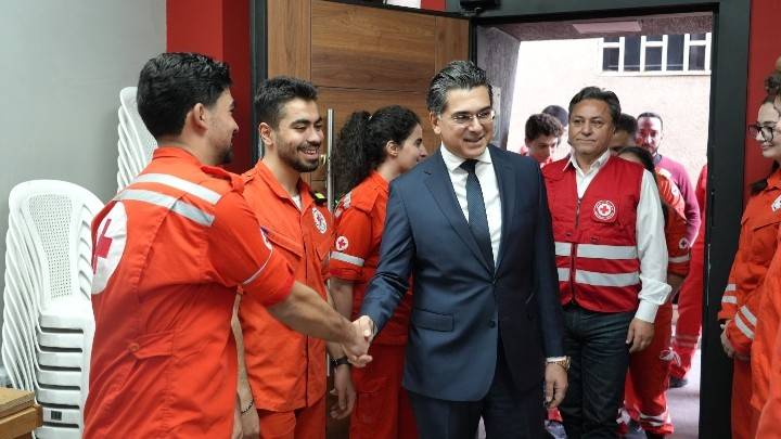 مرقص في زيارة لمركز الصليب الاحمر: نقدر تضحياتكم لخدمة المواطن مجاناً!