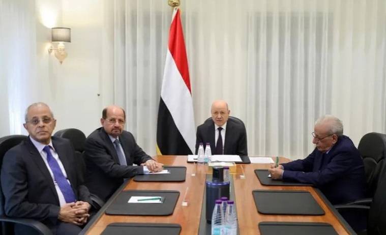 الرئاسة اليمنيّة تدعو المجلس الانتقالي لإنهاء القيود على حركة المواطنين الى عدن