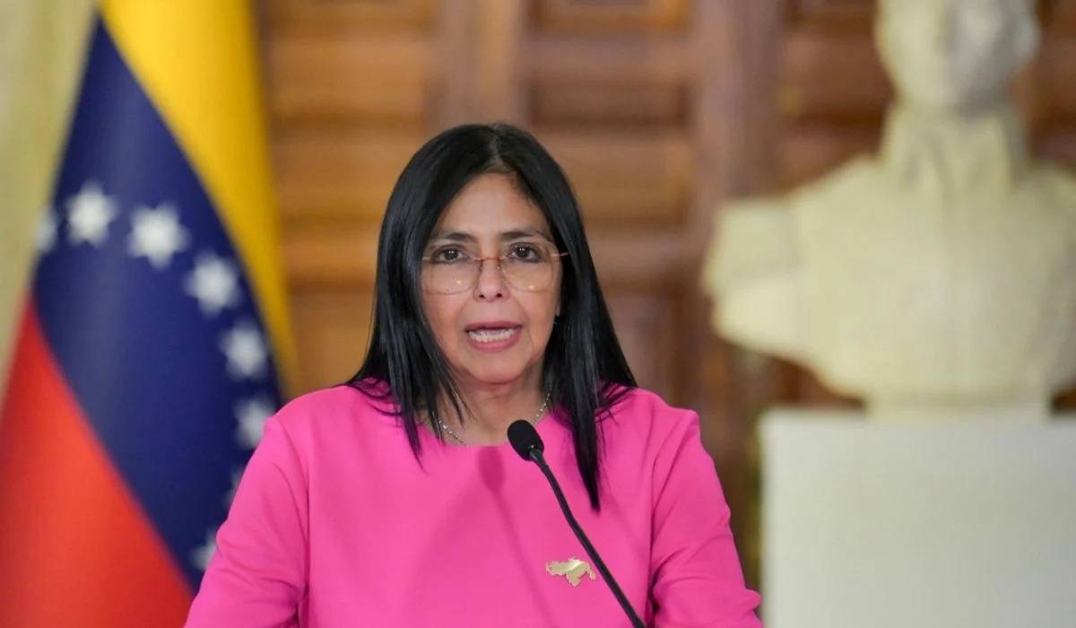 من نائبة إلى رئيسة بالوكالة: من هي ديلسي رودريغيز؟