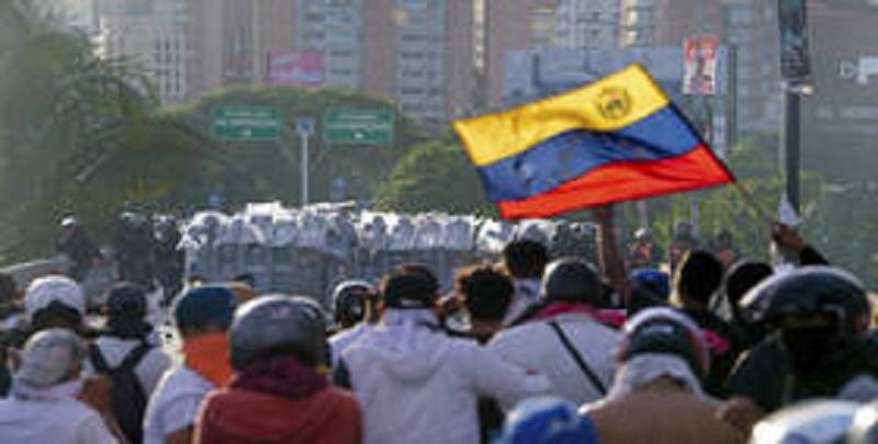 عملية الفجر الصامت: أسر مادورو بملابس النوم في إنزال أمريكي جريء