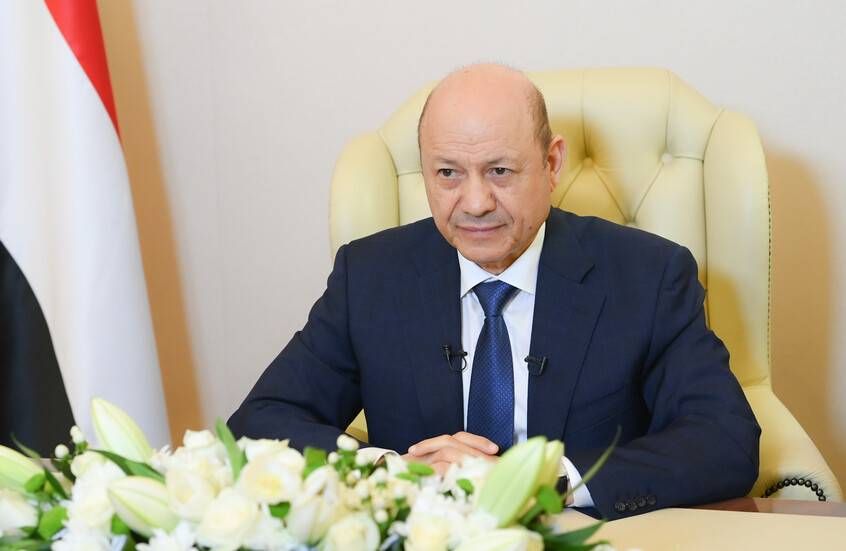 العليمي يدعو المجلس الانتقالي الجنوبي إلى الحوار