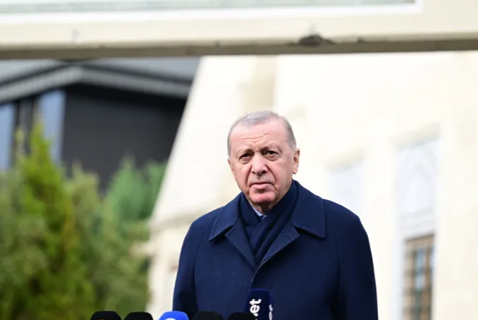 أردوغان: استمرار حرب روسيا وأوكرانيا 
يهدد التجارة والملاحة بالبحر الأسود