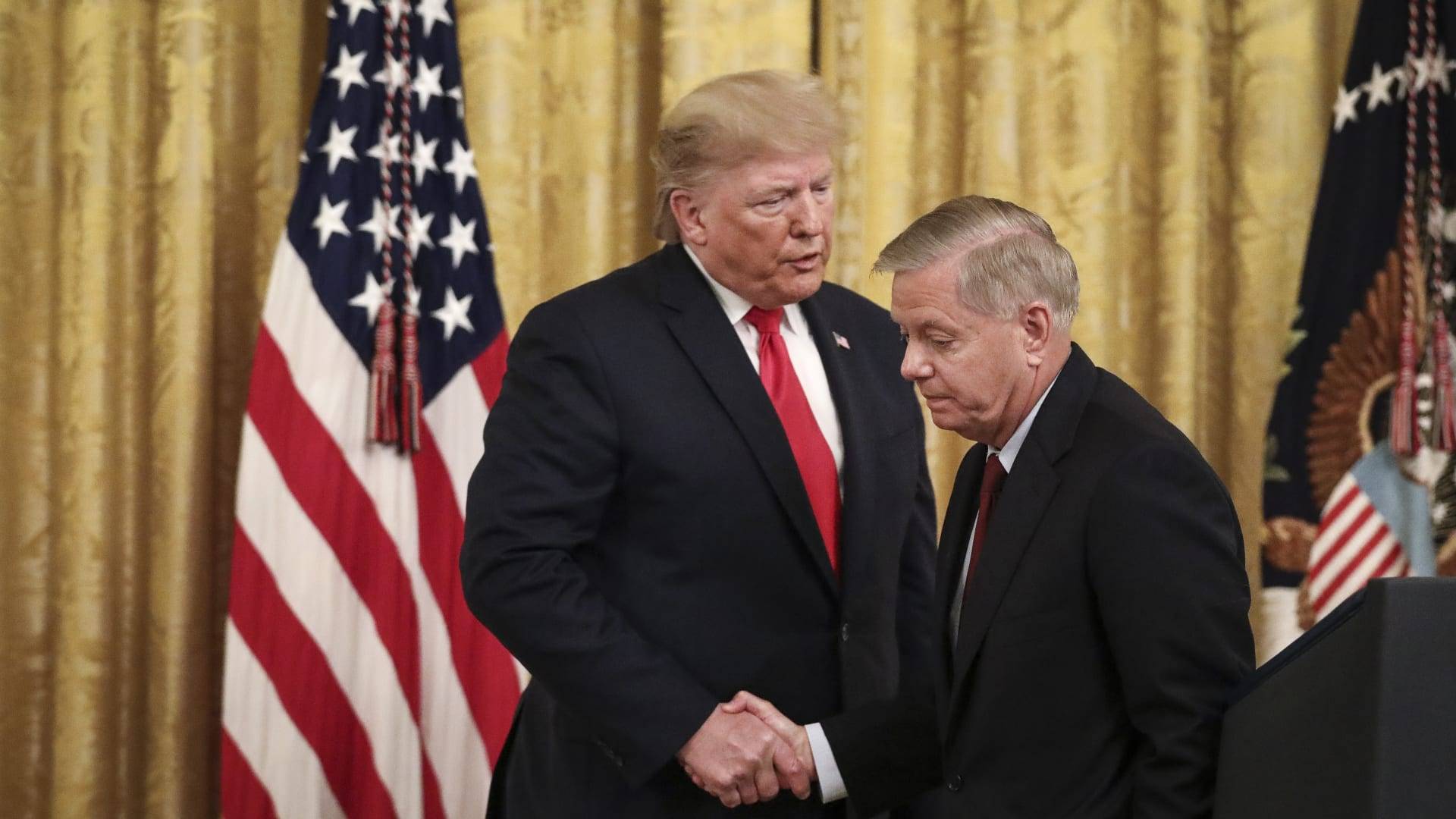 غراهام: ترامب قد يأمر باغتيال خامنئي إذا استمر قمع المتظاهرين