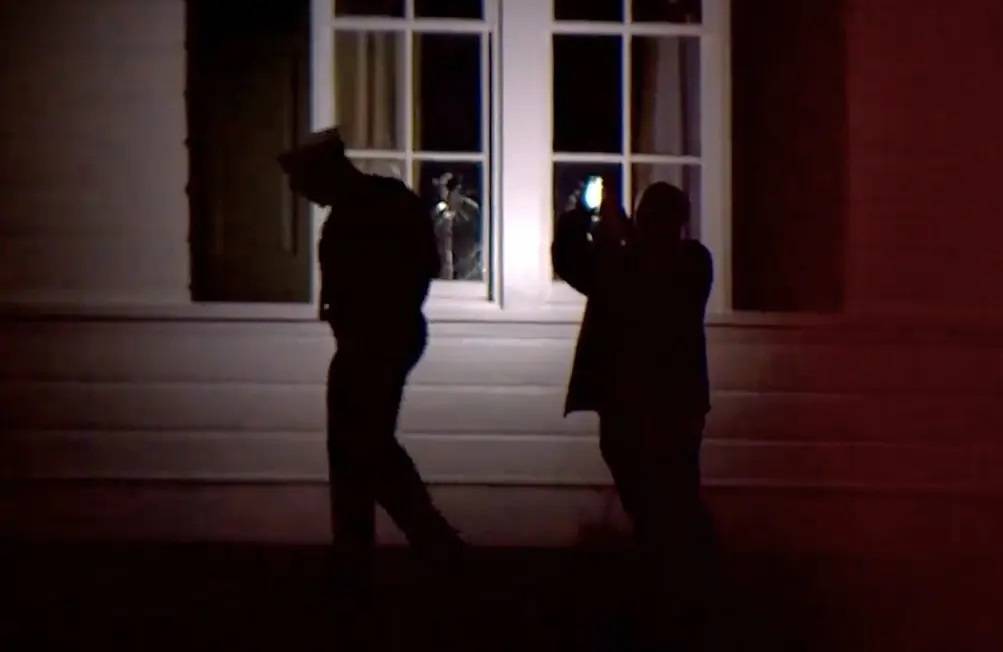 القبض على رجل كسر نوافذ منزل نائب الرئيس الأميركي في أوهايو